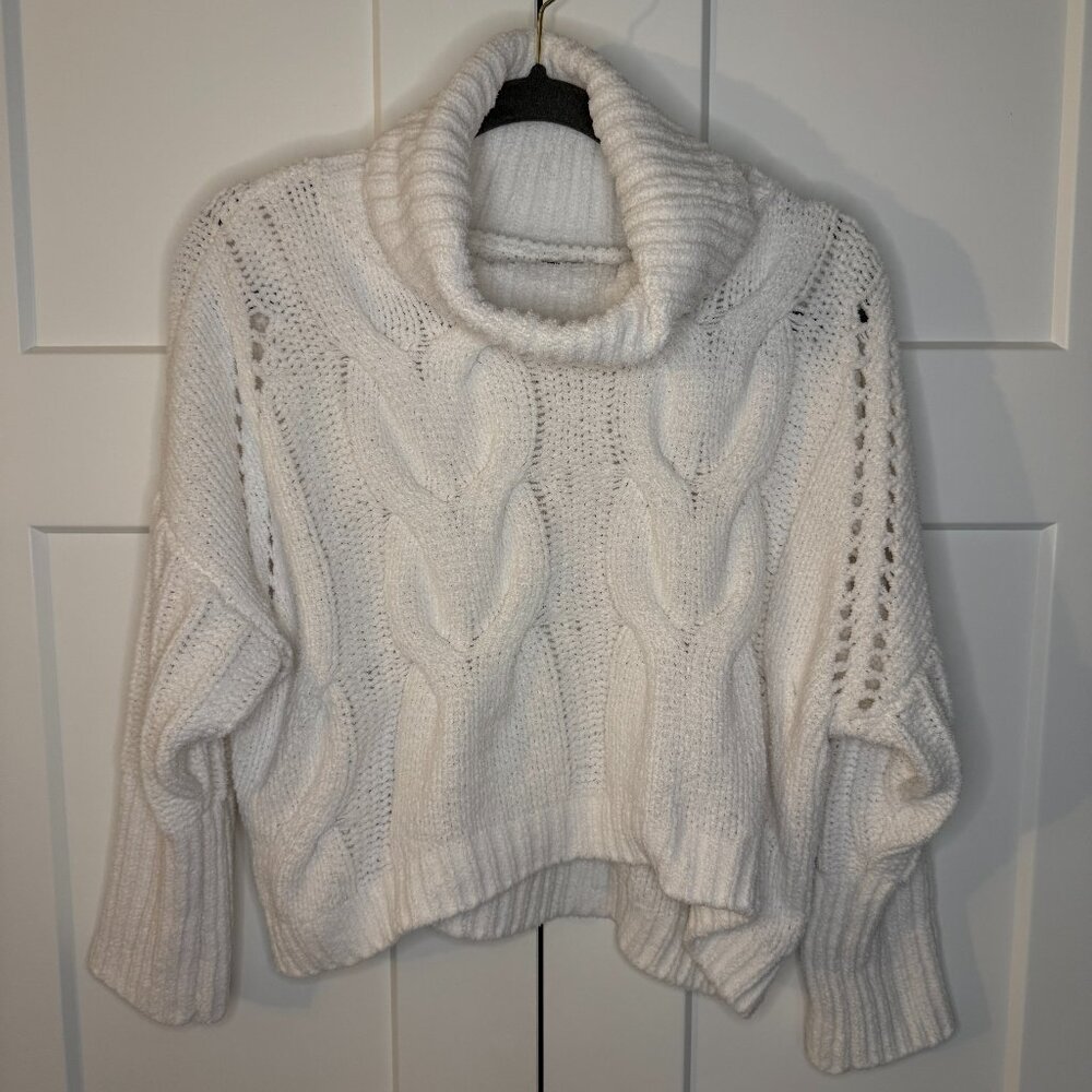 Moon & Madison Women's White Turtle Neck Cropped Cable Knit Sweater Size XS